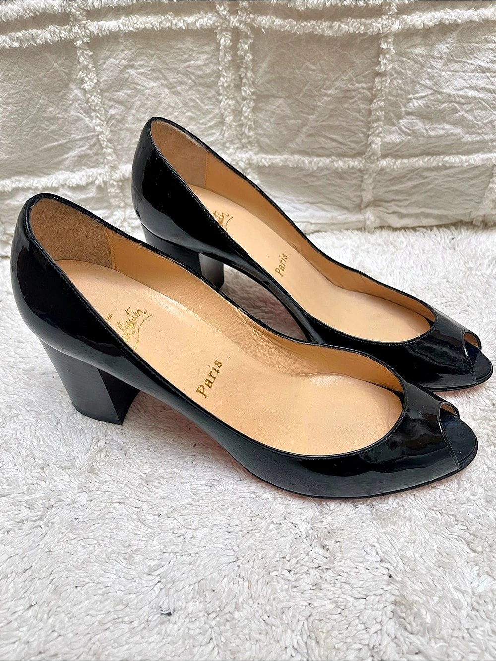 Christian Louboutin Black Patent Leather Pumps Red Sole EU 39/US 9